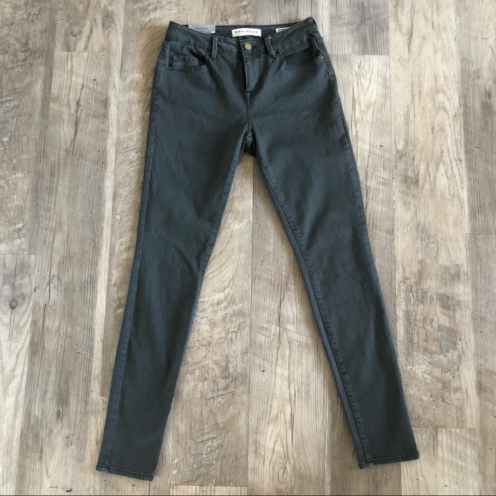 NWT Bullhead Denim Co. Skinny Jeans.